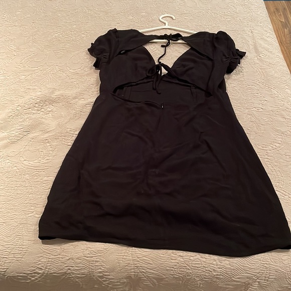 V neck ruffle cap sleeve dress - Picture 5 of 8